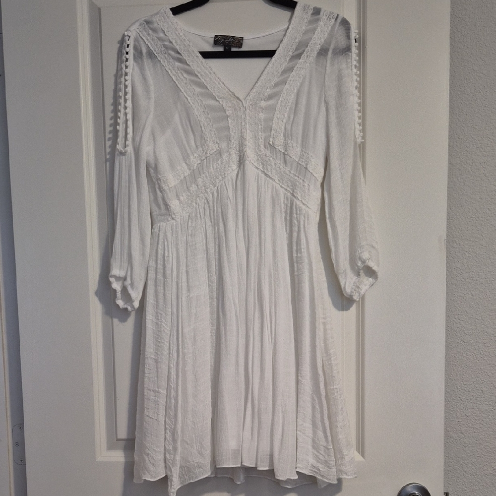 Elegant White Long Sleeve Dress